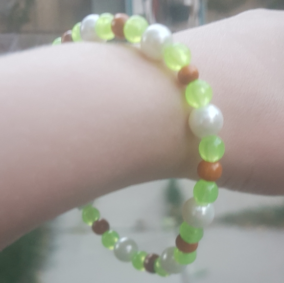 🥧 Key Lime Pie Beaded Bracelet - Picture 2 of 4